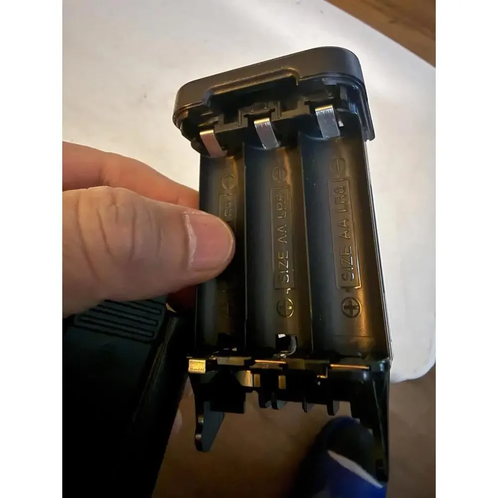 Sony 6b Battery Case N60  Uses 6 AA Batteries